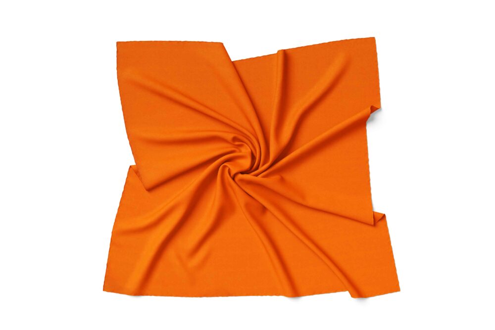 X000R7T7YT_Sjaals_zijde_55x55_oranje_HB_BR.jpg