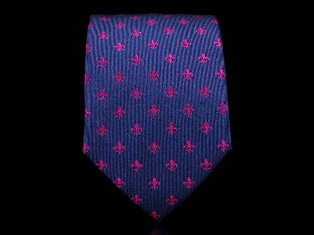 X0011W2X9_Tie_Fleur_de_Lis_Silk_Dark_Blue_fuchsia_4_FR.jpg