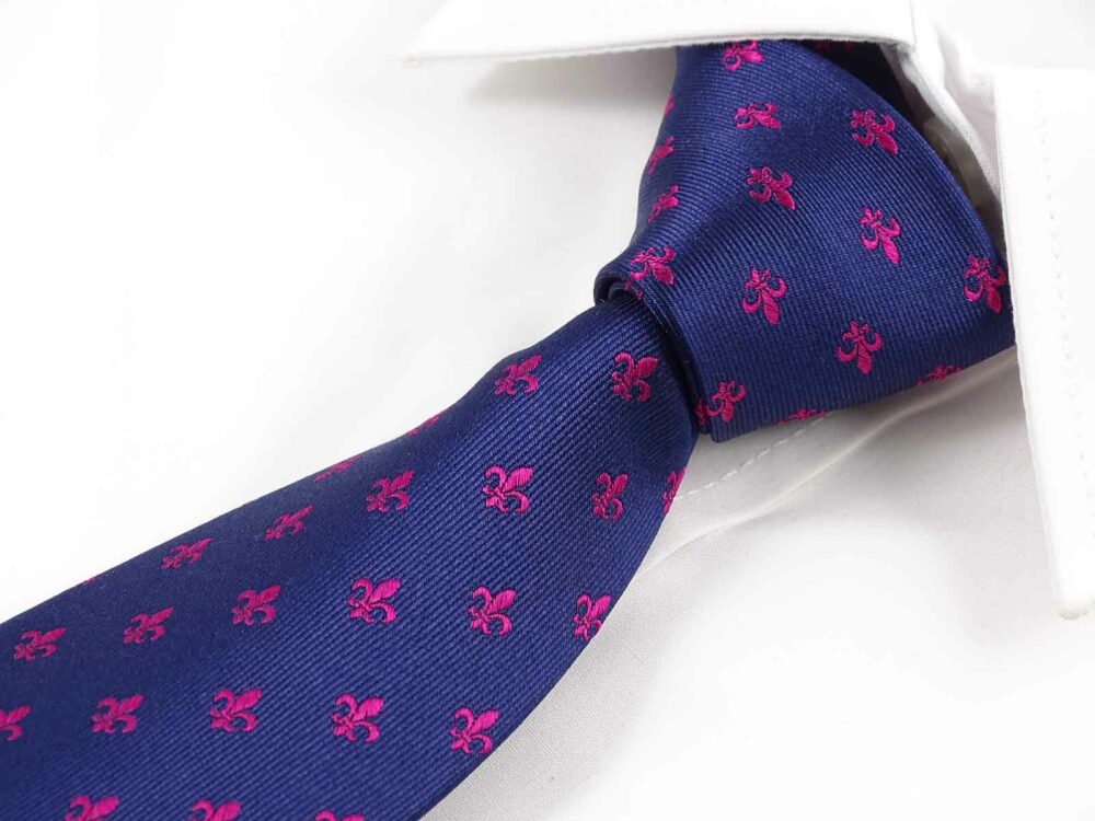 X0011W2X9_Tie_Fleur_de_Lis_Silk_Dark_Blue_fuchsia_6_FR.jpg