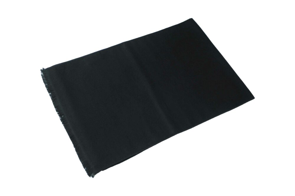 X000NDNGTT_Winter Scarf_Plain_30x180_Silk_Black_8_BR.jpg